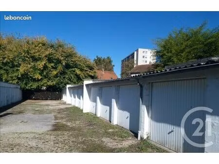 parking 12 m² montereau fault yonne