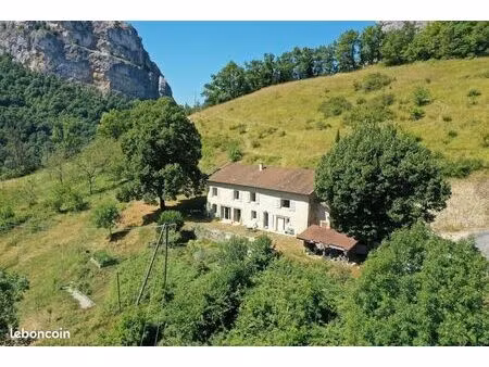 propriété 6 pièces 167 m²