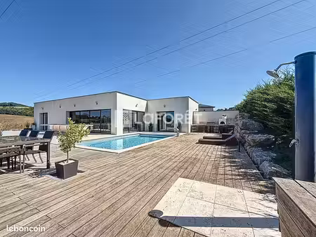 maison 6 pièces 336 m²