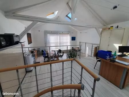 bureau à louer avec espace réfectoire