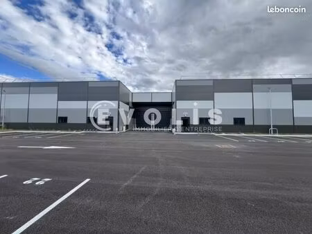 local d'activité 1 272 m²