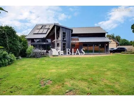 propriété 6 pièces 230 m²
