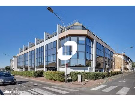 bureaux 1 334 m²