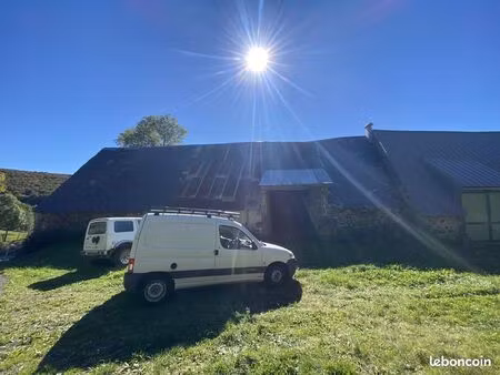 maison 1 pièce 100 m²