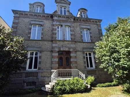 maison de ville 11 pièces 216 m²