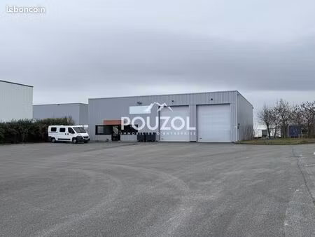 local d'activité 447 m²