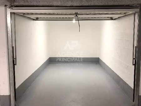 parking/box maisons laffitte