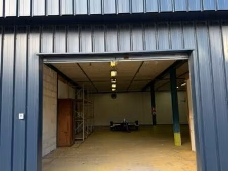 entrepot  cellule de stockage  garage
