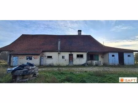 ancienne ferme au cœur de la nature