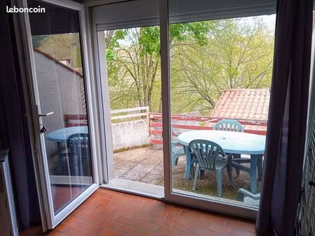 studio meublé avec terrasse et vue sur l’allier au calme