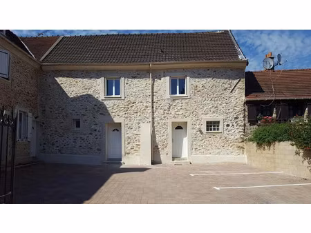 location appartement 3 pièces 58 m² à mouroux (77120)  821 €