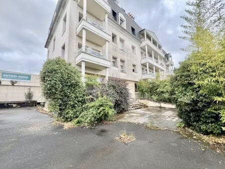 pmr  belle hsp / acces independant / parking