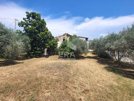 terrain constructible  garage  oliviers  l escale