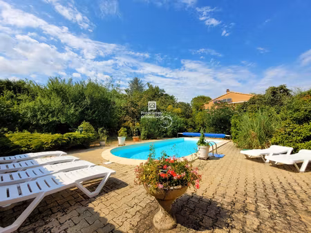 proche ruoms - maison + 2 gîtes  piscine  revenus saisonniers
