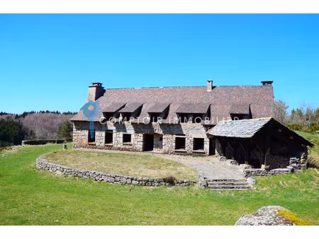 propriete 14pièce(s) 6chambre(s) 276 m² coucouron (07470)