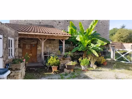 vente maison 5 pièces 168 m² à courcôme (16240)  116 000 €