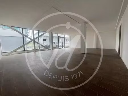 à louer 100 m2 local commercial à jarry