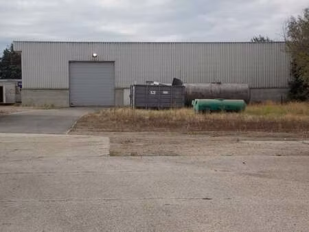 magazijn van 1800m²