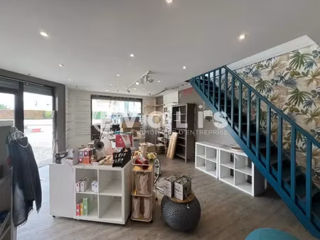 grande et belle vitrine