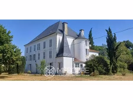 manoir avec dépendances