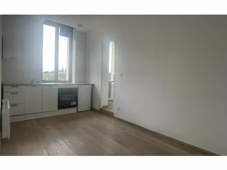 location appartement  17.5 m² t-1 à saint-amand-les-eaux  300 €