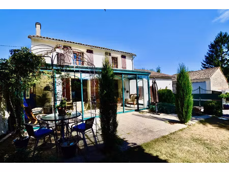 vente maison 7 pièces 174 m² clussais-la-pommeraie (79190)