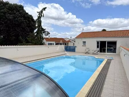 vente maison piscine à saint-benoist-sur-mer (85540) : à vendre piscine / 131m² saint-beno