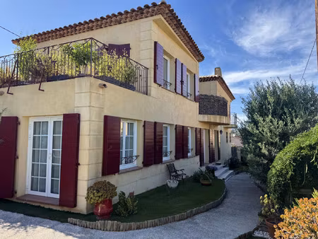 vente maison 8 pièces 258 m² carqueiranne (83320)