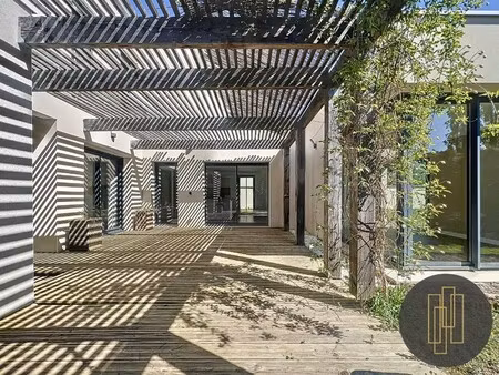 villa de luxe à vendre à parcieux