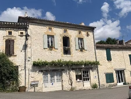superbe maison de village à roquecor