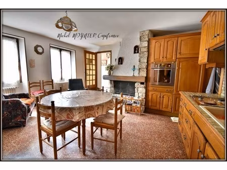 appartement de 97 m² dans une maison de 600 m² de potentiel énorme  (05)  à la roche de ra