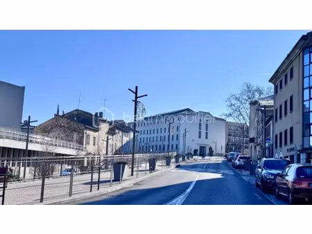 vente immeuble 6 pièces 132 m² à brignoles (83170)  325 000 €