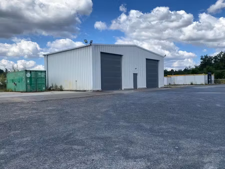 location locaux professionnels 4 pièces 230 m² à dompierre-sur-besbre (03290)  2 000 €