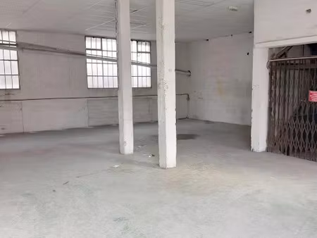 location locaux professionnels 0 pièces 160 m² à mimet (13105)  2 000 €