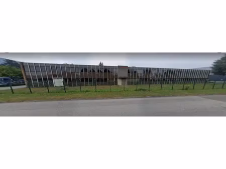 ref. 1320 plaisir - local d'activites de 3000 m² sur 7000 m² d