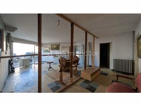 local d'activités de 62 m² à pont-l'abbe-d'arnoult