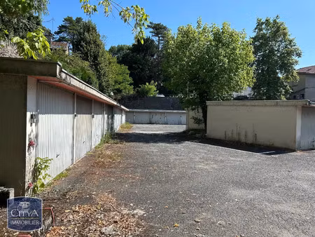 parking à louer 15 m² - bourg-en-bresse (01) - 85€