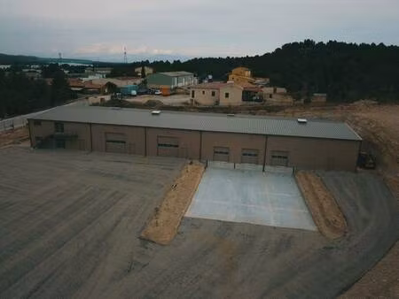 local d'activités à louer