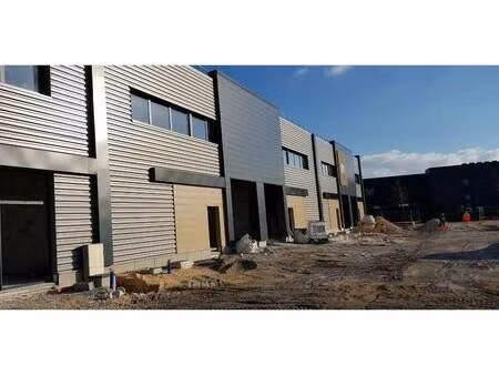 local d'activités à louer