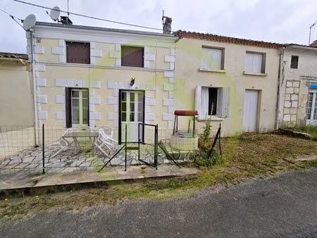 vente maison 4 pièces 130 m² à saint-bonnet-sur-gironde (17150)  118 000 €