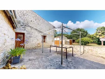 vente maison 7 pièces 142 m² à saint-savinien (17350)  154 500 €