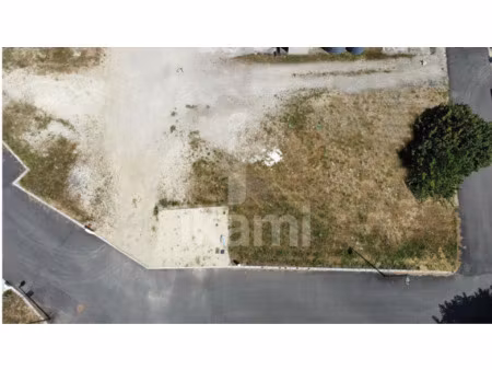 eymeux terrain plat 467 m2 libre constructeur emplacem