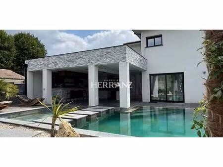 maison avec piscine madirac (33)