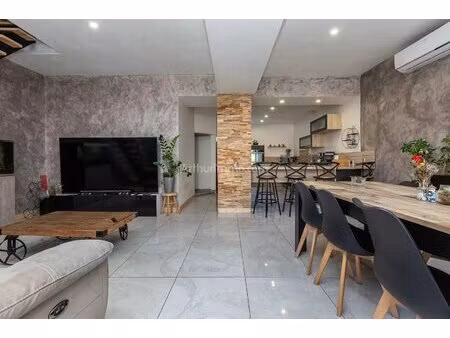 maison rénovée avec terrasse