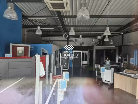 local 200 m2 face à leroy merlin