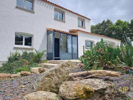 maison avec piscine -poiroux