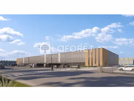 entrepôt logistique à la découpe 8 500m2