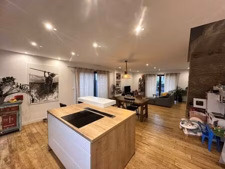 maison 3 faces avec piscine