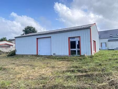 vente bureaux et commerces à saint-caradec (22600) : à vendre / 120m² saint-caradec
