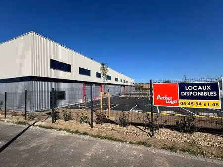 local d'activités à louer